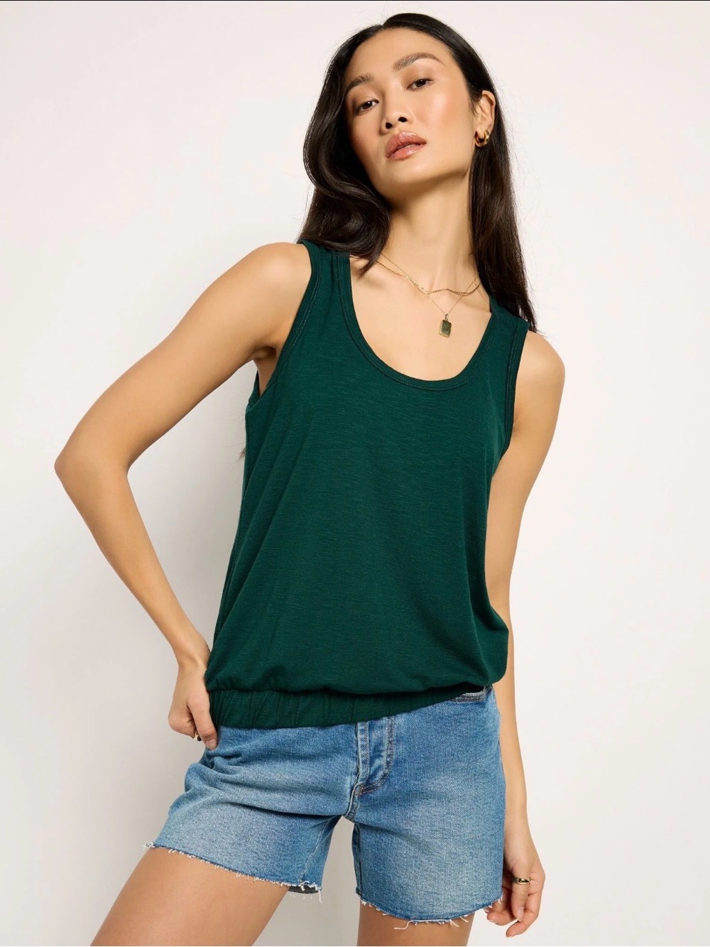 Women's Emerald Scoop Neck Tank with Elastic Hem